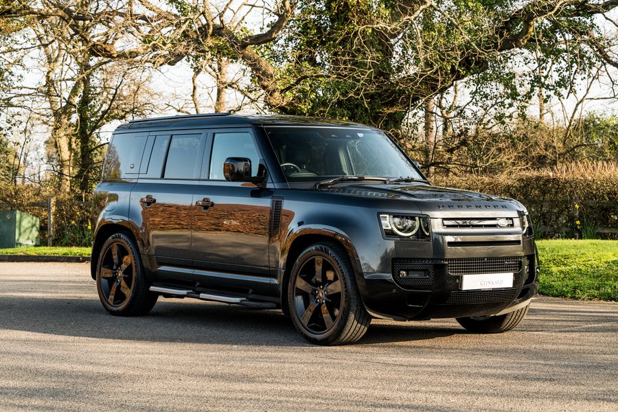 Land Rover Defender 110 D300 MHEV X-Dynamic HSE (7 Seats)