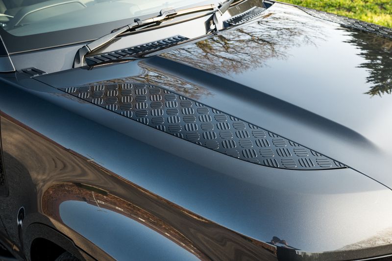 Land Rover Defender 110 D300 MHEV X-Dynamic HSE (7 Seats)