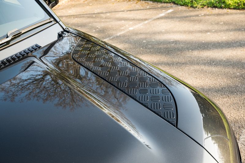 Land Rover Defender 110 D300 MHEV X-Dynamic HSE (7 Seats)