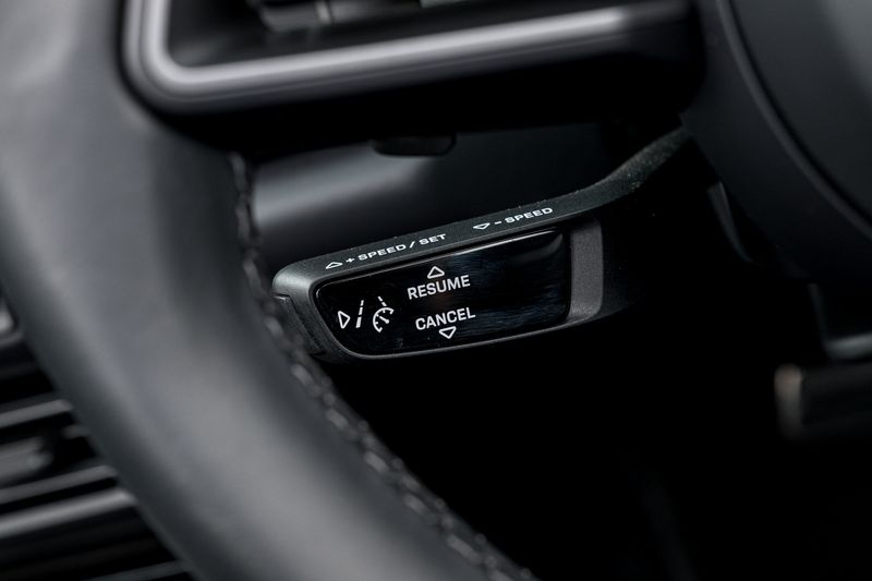 Porsche  911(992) Carrera S PDK  Cabriolet