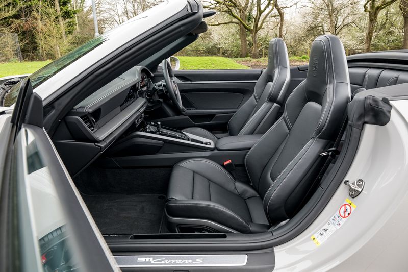 Porsche  911(992) Carrera S PDK  Cabriolet