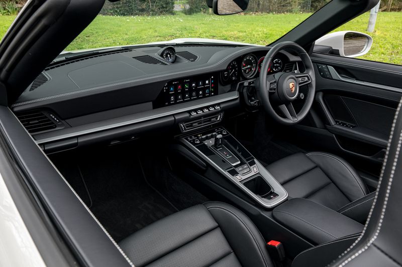 Porsche  911(992) Carrera S PDK  Cabriolet