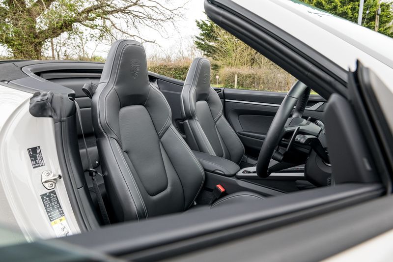 Porsche  911(992) Carrera S PDK  Cabriolet