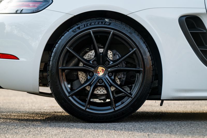 Porsche 718 Boxster 2.0T Convertible PDK