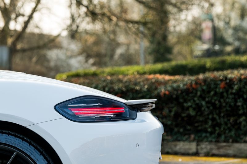 Porsche 718 Boxster 2.0T Convertible PDK