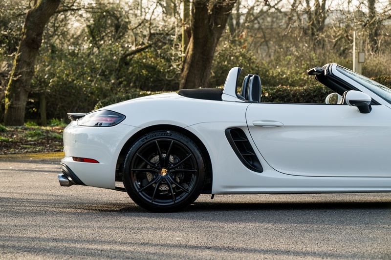 Porsche 718 Boxster 2.0T Convertible PDK