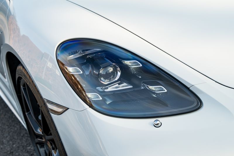 Porsche 718 Boxster 2.0T Convertible PDK