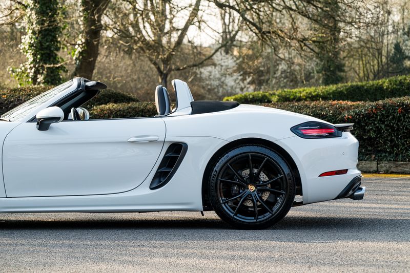 Porsche 718 Boxster 2.0T Convertible PDK