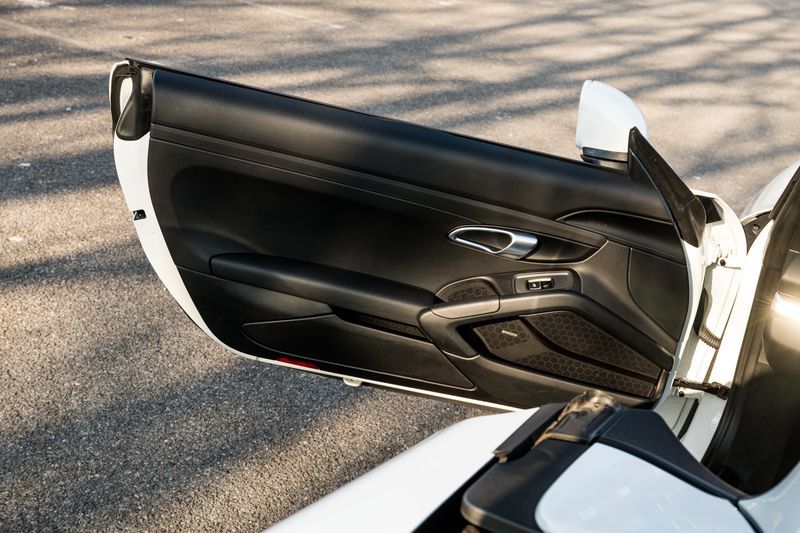 Porsche 718 Boxster 2.0T Convertible PDK