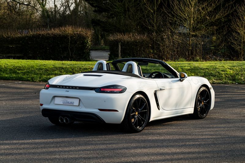 Porsche 718 Boxster 2.0T Convertible PDK