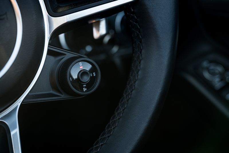 Porsche 718 Boxster 2.0T Convertible PDK