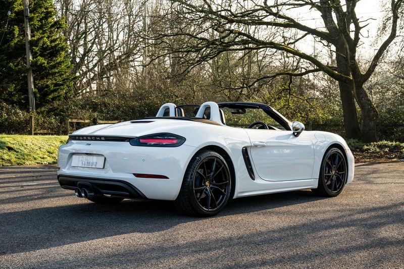 Porsche 718 Boxster 2.0T Convertible PDK