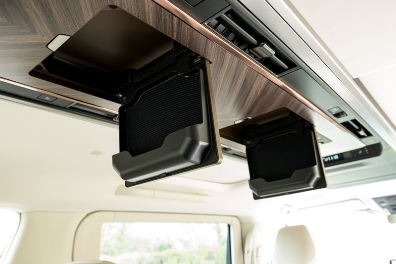 Lexus LM 2.5 350h E-CVT AWD 7 Seat *VAT QUALIFYING*