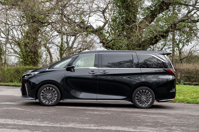 Lexus LM 2.5 350h E-CVT AWD 7 Seat *VAT QUALIFYING*