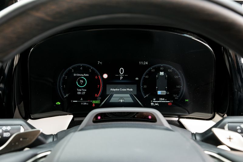 Lexus LM 2.5 350h E-CVT AWD 7 Seat *VAT QUALIFYING*