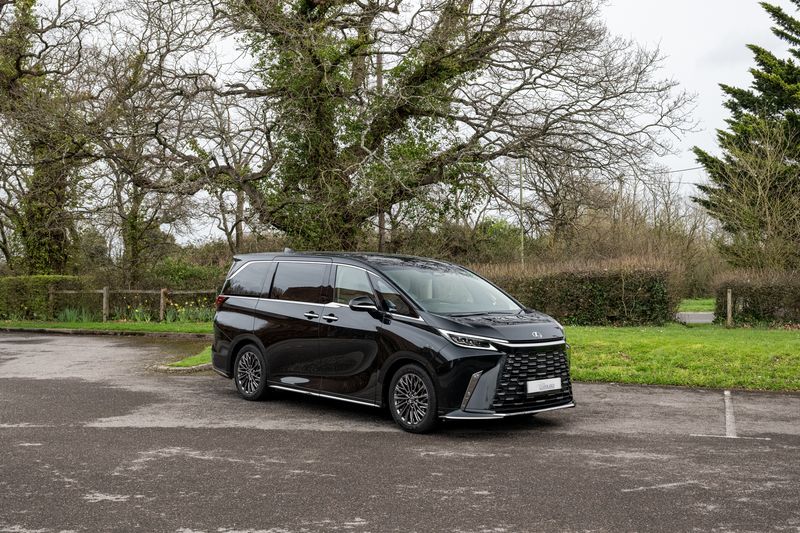 Lexus LM 2.5 350h E-CVT AWD 7 Seat *VAT QUALIFYING*