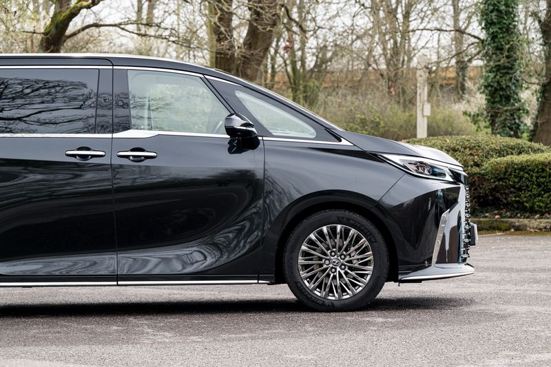 Lexus LM 2.5 350h E-CVT AWD 7 Seat *VAT QUALIFYING*