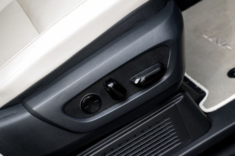 Lexus LM 2.5 350h E-CVT AWD 7 Seat *VAT QUALIFYING*