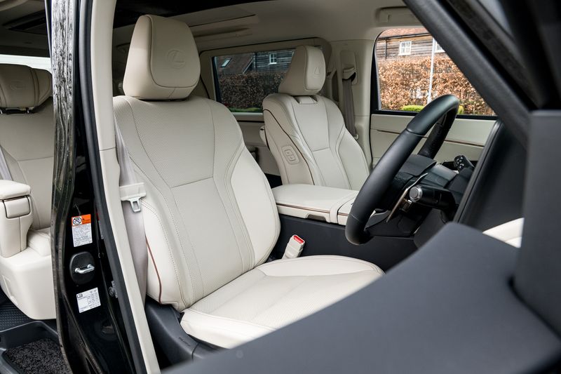 Lexus LM 2.5 350h E-CVT AWD 7 Seat *VAT QUALIFYING*