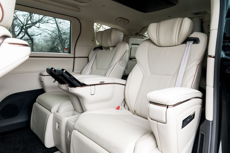 Lexus LM 2.5 350h E-CVT AWD 7 Seat *VAT QUALIFYING*