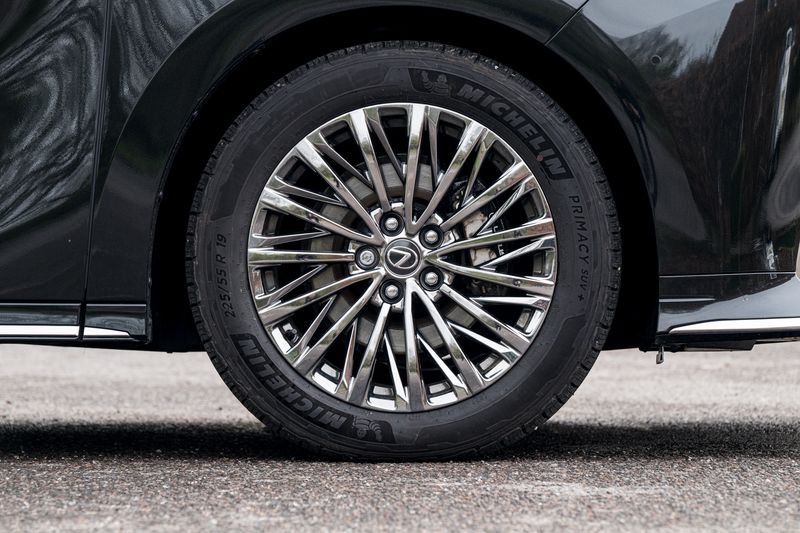 Lexus LM 2.5 350h E-CVT AWD 7 Seat *VAT QUALIFYING*