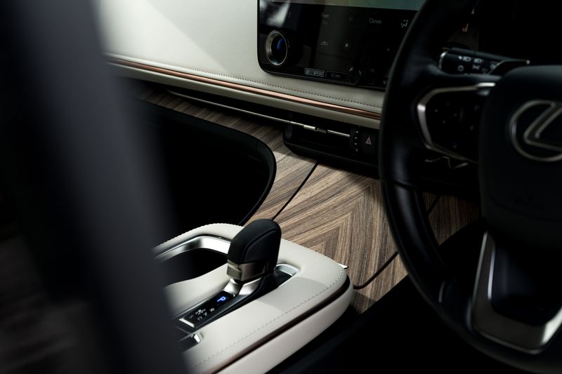 Lexus LM 2.5 350h E-CVT AWD 7 Seat *VAT QUALIFYING*