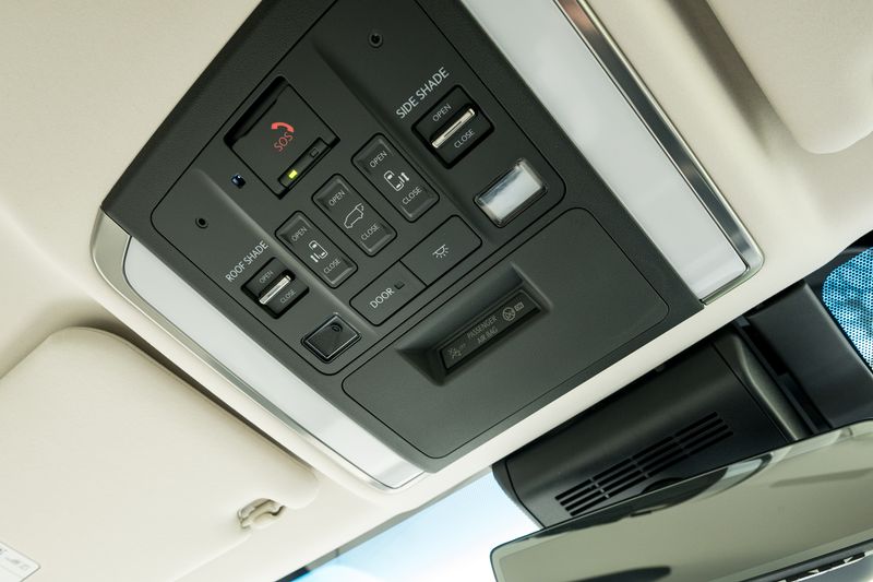 Lexus LM 2.5 350h E-CVT AWD 7 Seat *VAT QUALIFYING*