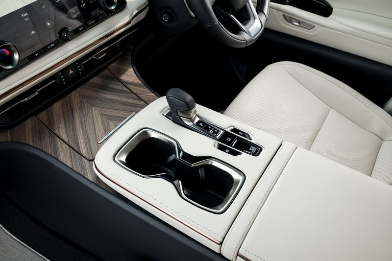 Lexus LM 2.5 350h E-CVT AWD 7 Seat *VAT QUALIFYING*