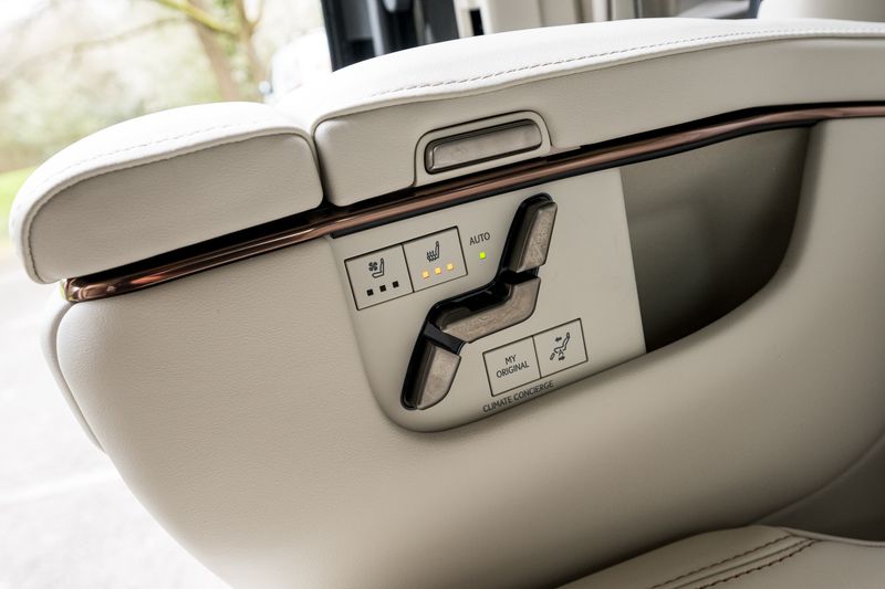 Lexus LM 2.5 350h E-CVT AWD 7 Seat *VAT QUALIFYING*