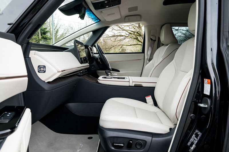 Lexus LM 2.5 350h E-CVT AWD 7 Seat *VAT QUALIFYING*