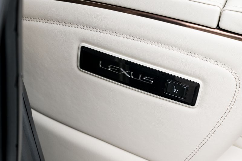 Lexus LM 2.5 350h E-CVT AWD 7 Seat *VAT QUALIFYING*