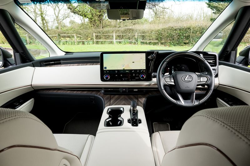 Lexus LM 2.5 350h E-CVT AWD 7 Seat *VAT QUALIFYING*