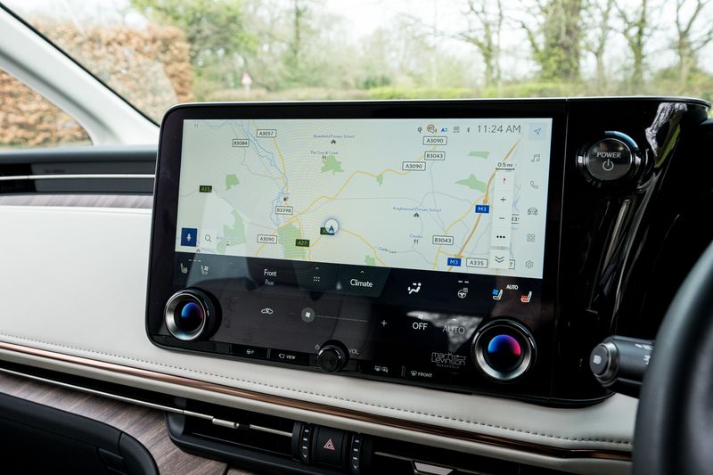 Lexus LM 2.5 350h E-CVT AWD 7 Seat *VAT QUALIFYING*