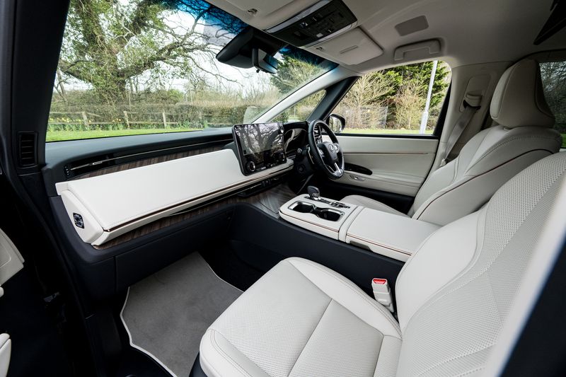 Lexus LM 2.5 350h E-CVT AWD 7 Seat *VAT QUALIFYING*