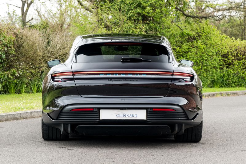 Porsche Taycan Performance Plus 93.4kWh Turbo S Sport Turismo