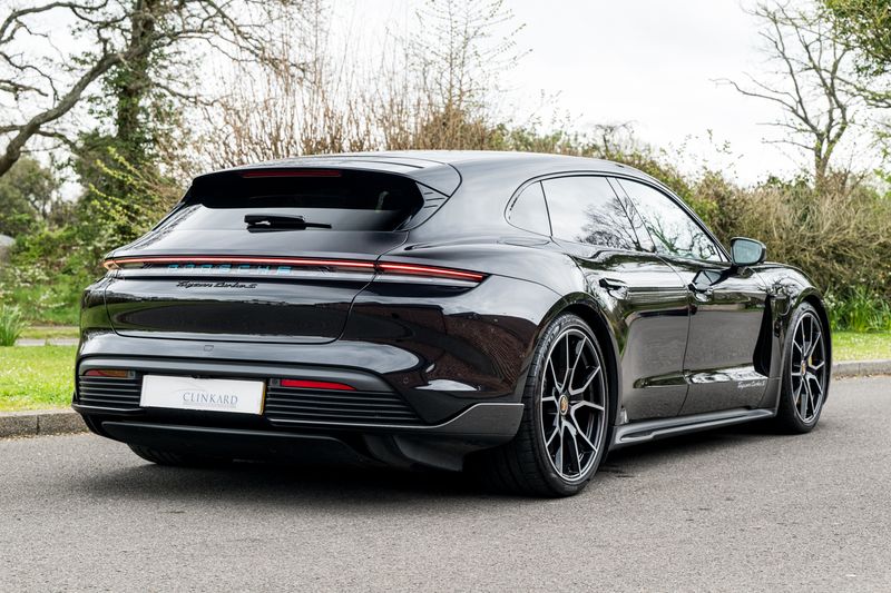 Porsche Taycan Performance Plus 93.4kWh Turbo S Sport Turismo