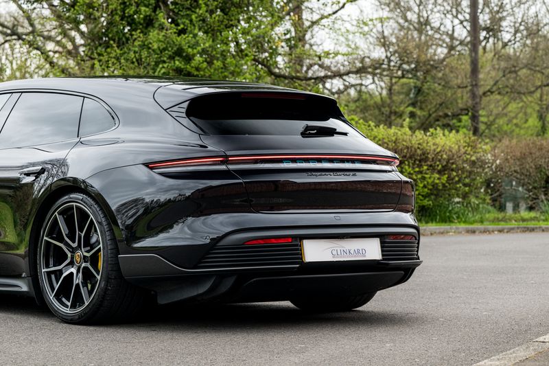 Porsche Taycan Performance Plus 93.4kWh Turbo S Sport Turismo