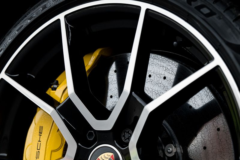 Porsche Taycan Performance Plus 93.4kWh Turbo S Sport Turismo