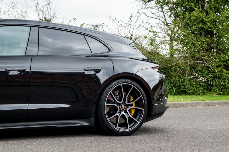 Porsche Taycan Performance Plus 93.4kWh Turbo S Sport Turismo