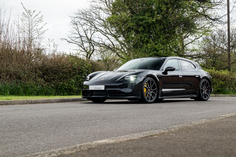 Porsche Taycan Performance Plus 93.4kWh Turbo S Sport Turismo