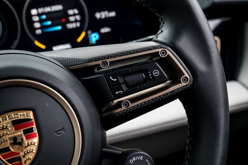 Porsche Taycan Performance Plus 93.4kWh Turbo S Sport Turismo