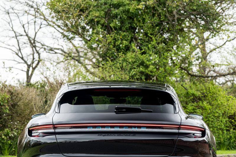 Porsche Taycan Performance Plus 93.4kWh Turbo S Sport Turismo