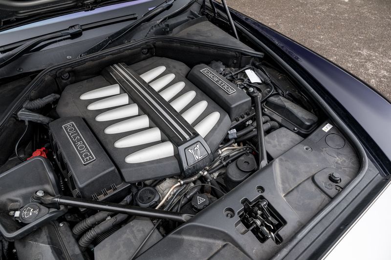 Rolls-Royce Ghost 6.6 V12 Saloon