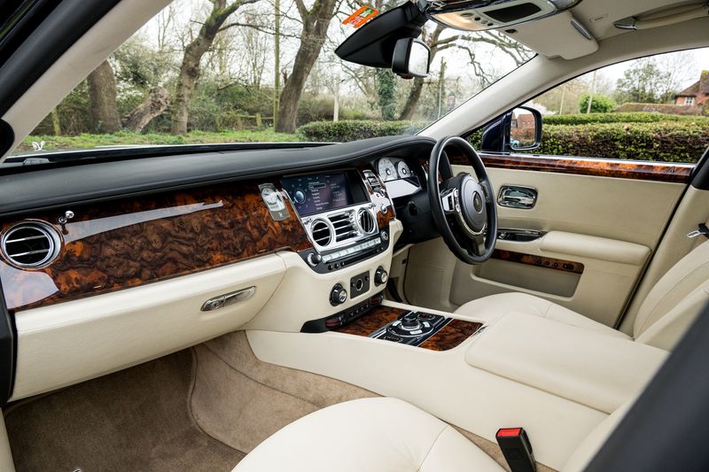 Rolls-Royce Ghost 6.6 V12 Saloon