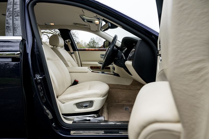 Rolls-Royce Ghost 6.6 V12 Saloon