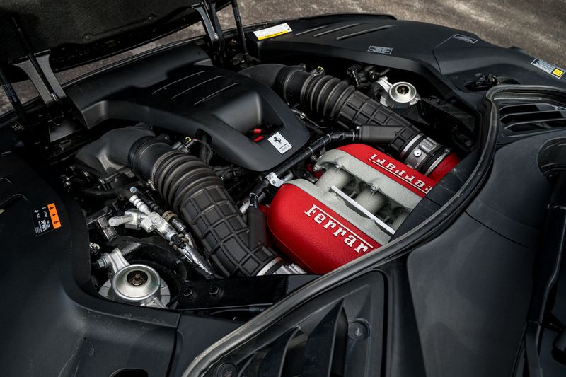 Ferrari Purosangue 6.5 V12 SUV F1 DCT 4WD