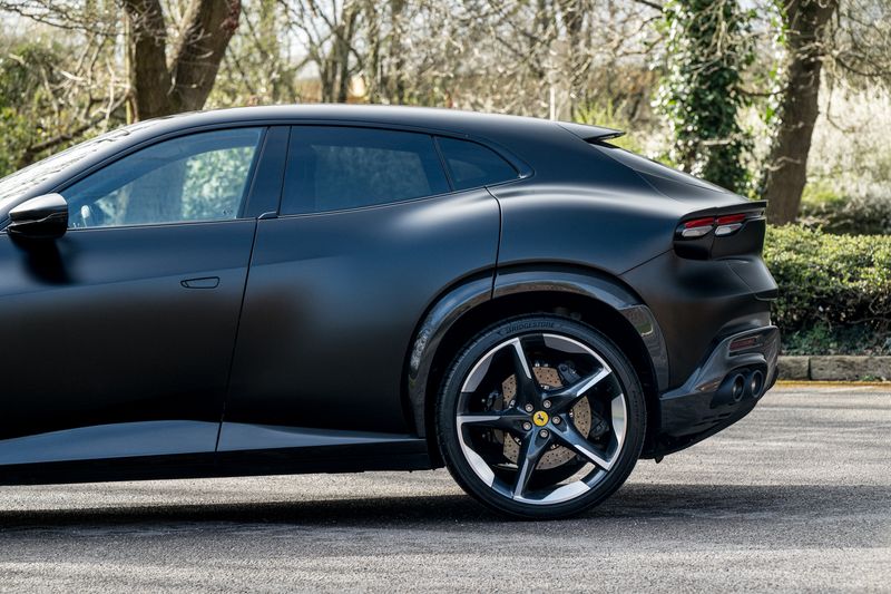 Ferrari Purosangue 6.5 V12 SUV F1 DCT 4WD