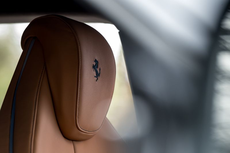 Ferrari Purosangue 6.5 V12 SUV F1 DCT 4WD