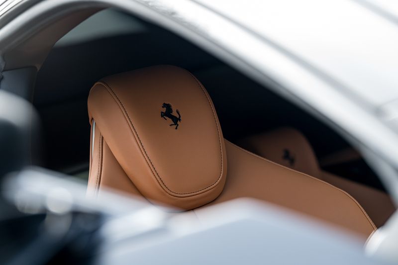 Ferrari Purosangue 6.5 V12 SUV F1 DCT 4WD