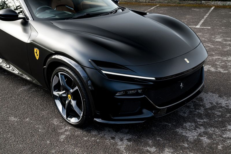 Ferrari Purosangue 6.5 V12 SUV F1 DCT 4WD